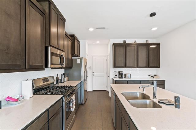 Building Photo - 1020 Switchgrass Ln