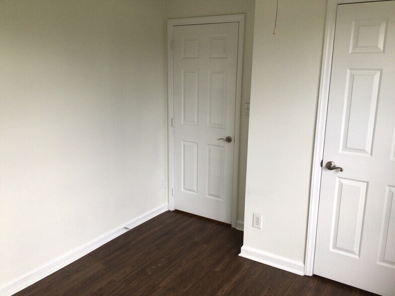 Building Photo - 9401 Fetlock Ct