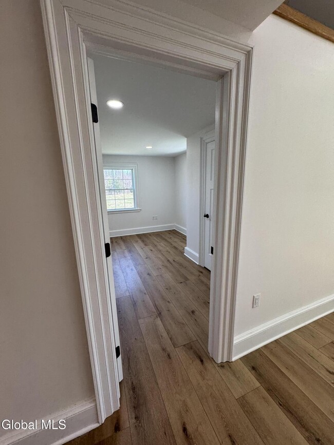 Building Photo - 675 Mac Elroy Rd