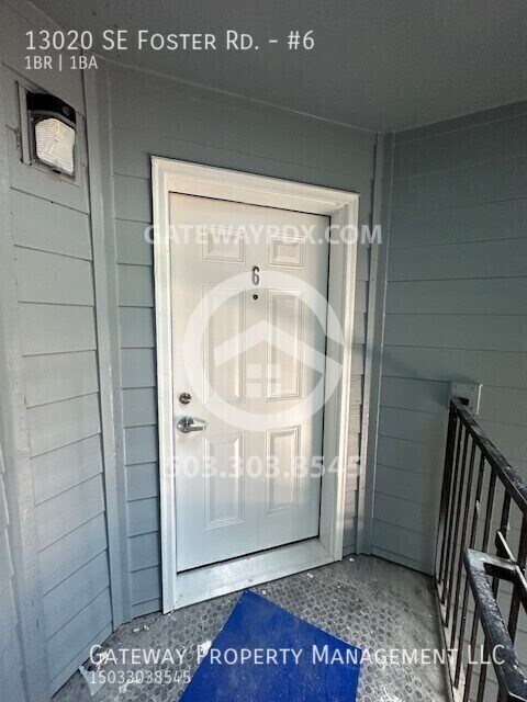 Building Photo - 13020 SE Foster Rd