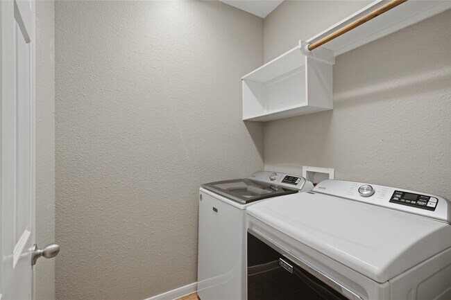 Building Photo - 70 N Spinning Wheel Cir