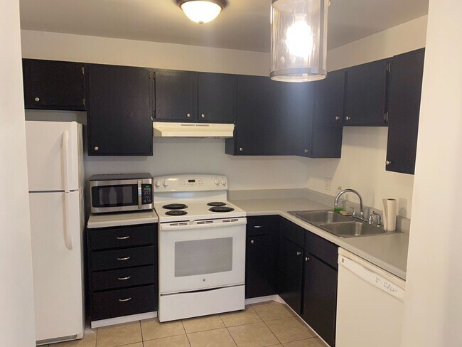 Building Photo - 4012 Greenleaf St