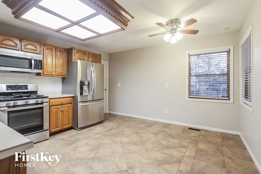 Building Photo - 6116 Buck Blvd