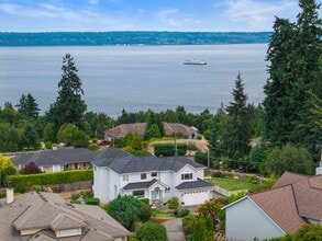 Building Photo - Renovated VIEW Kingston Home Near Ferry fo...