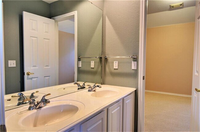 Building Photo - 8217 Endeavor Cir