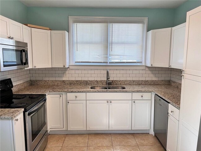 Building Photo - 356 Rapier Ave