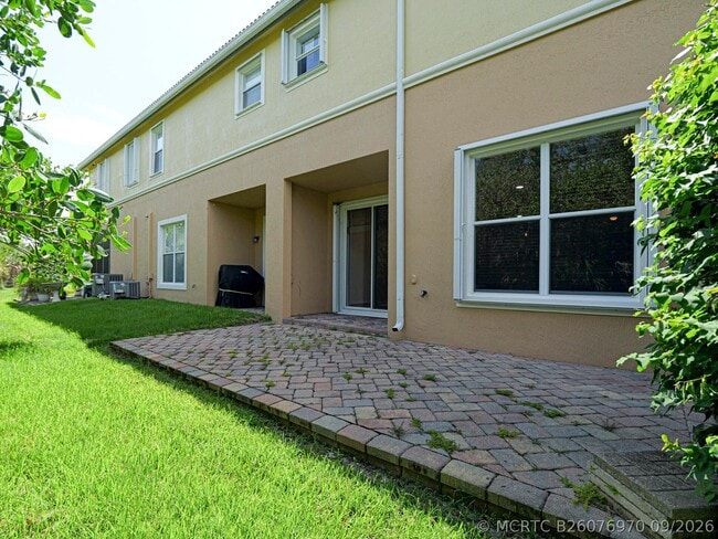 Building Photo - 1140 Cheval Dr