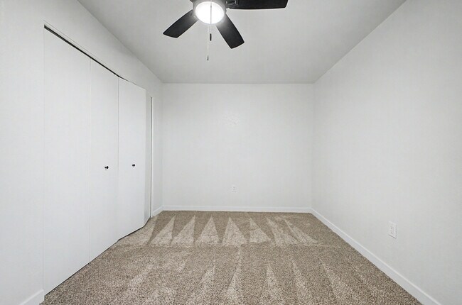 Building Photo - 16624 E Palisades Blvd