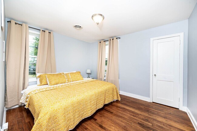 Building Photo - Charming 2-Bed, 1-Bath Home with All-inclu...