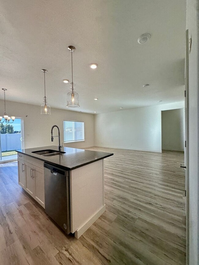 Building Photo - Beautiful Summerfield Home for RENT!!