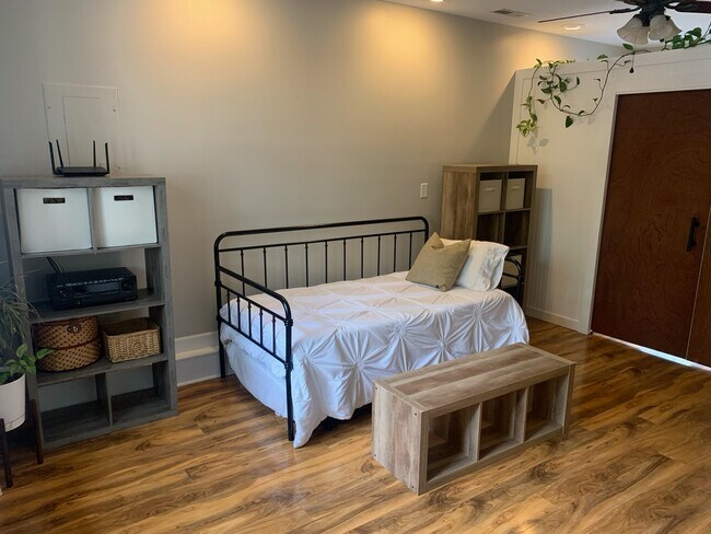 Building Photo - 209 Cannon Rd