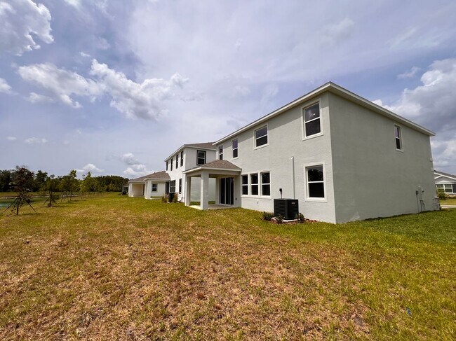 Building Photo - 10503 Farm Hl Ave