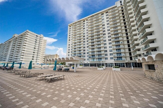 Building Photo - 5701 Collins Ave