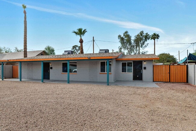 Primary Photo - 2BR Unit with Private Backyard One Level