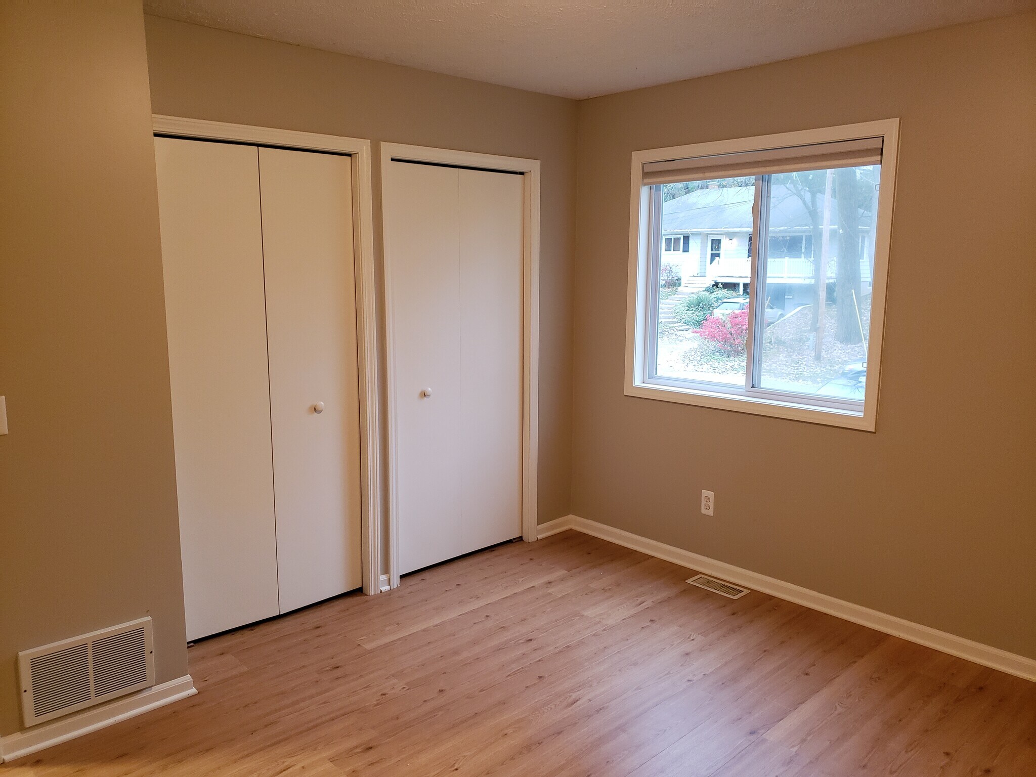 Main Fl NE bed - 630 Hubert St NE