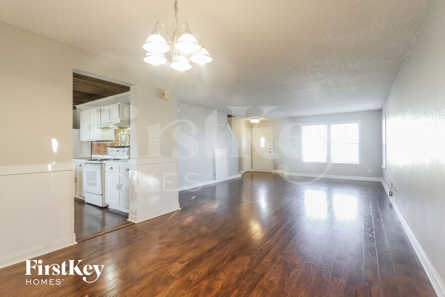 Building Photo - 319 Sunburst Ln