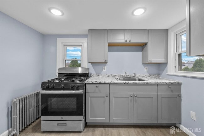 Building Photo - 6 1st Ave