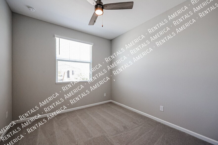 Building Photo - 17817 W Country Club Terrace