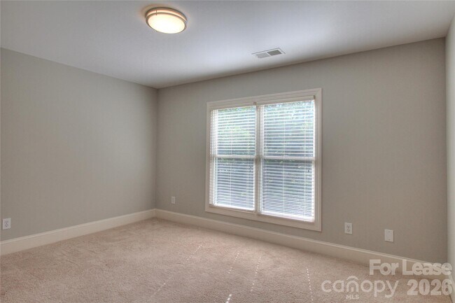 Building Photo - 1217 Weddington Hills Dr