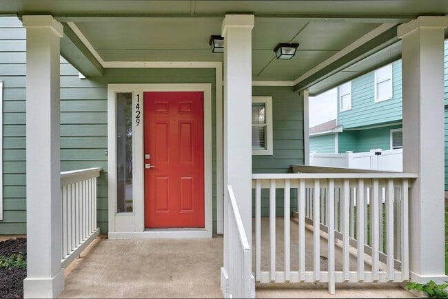 Building Photo - 1429 Davis Mountain Loop