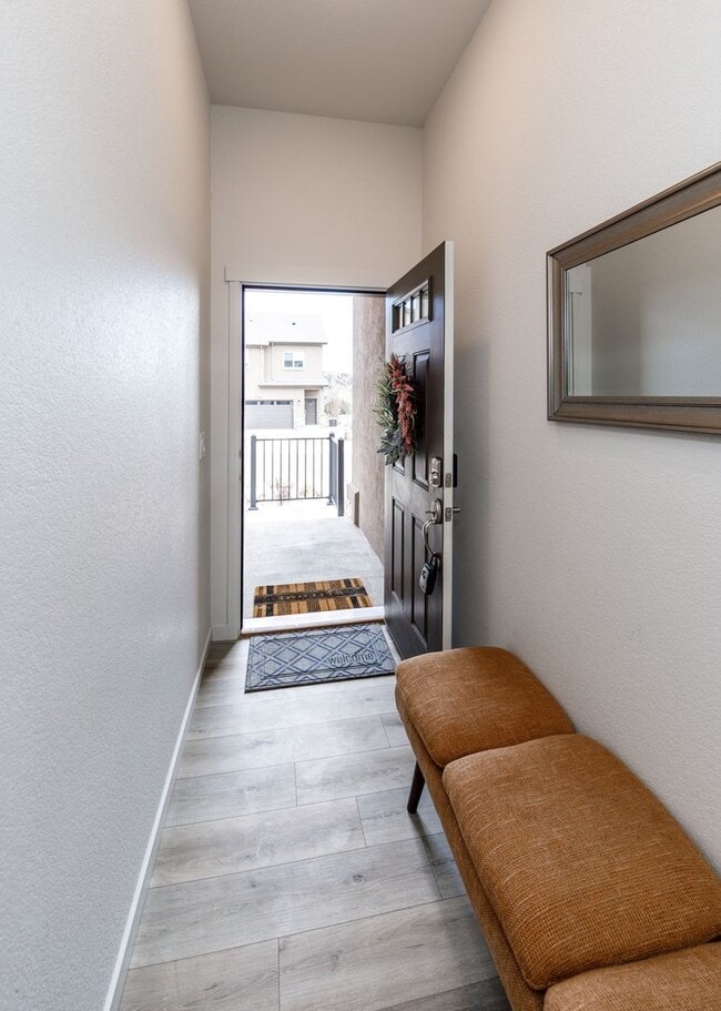 Building Photo - FULLY FURNISHED 3 Bed Luxury End Unit Townhome backs to Nature