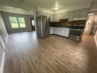 Building Photo - 9705 Turnpike View Dr