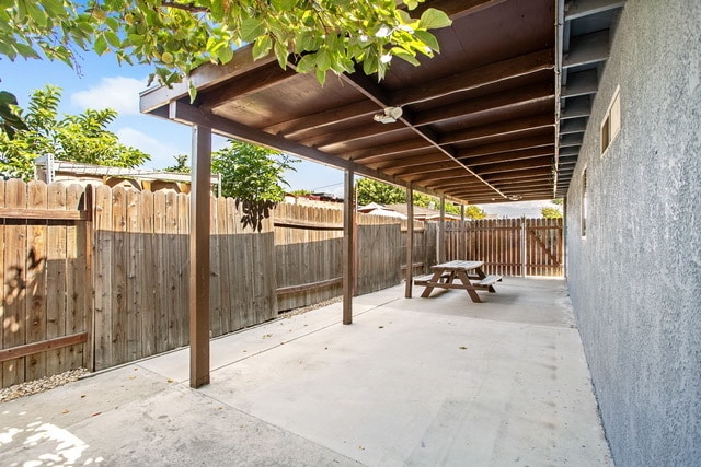 Building Photo - 10642 Coloma St