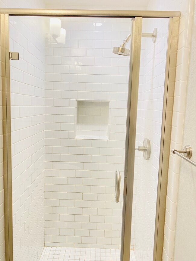 third bedroom shower - 645 E Evelyn Ave