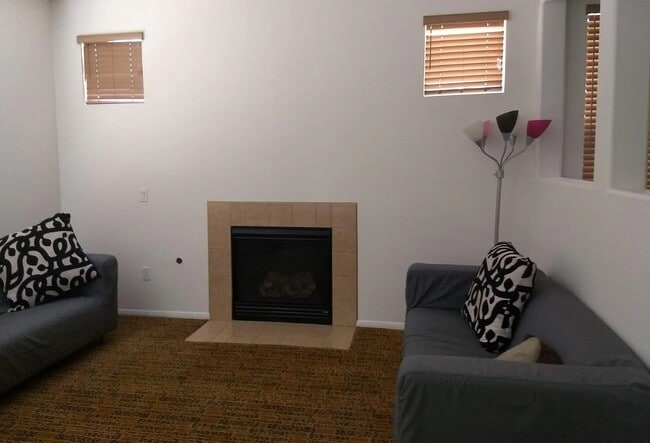 Building Photo - 4565 Belford Way