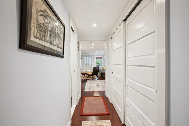 Building Photo - Stunning 3BR+, 3.5BA Capitol Hill Home wit...