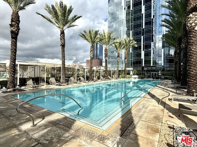 Building Photo - 877 Francisco St