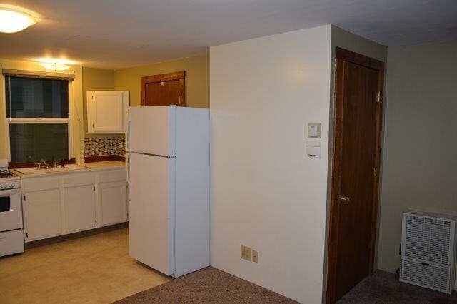 Building Photo - CUTE, COZY CABIN , 1 bedroom studio detached house