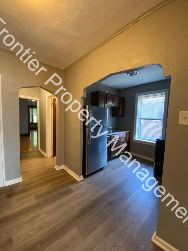 Building Photo - 2 Bed 1 Bath in Dutchtown!