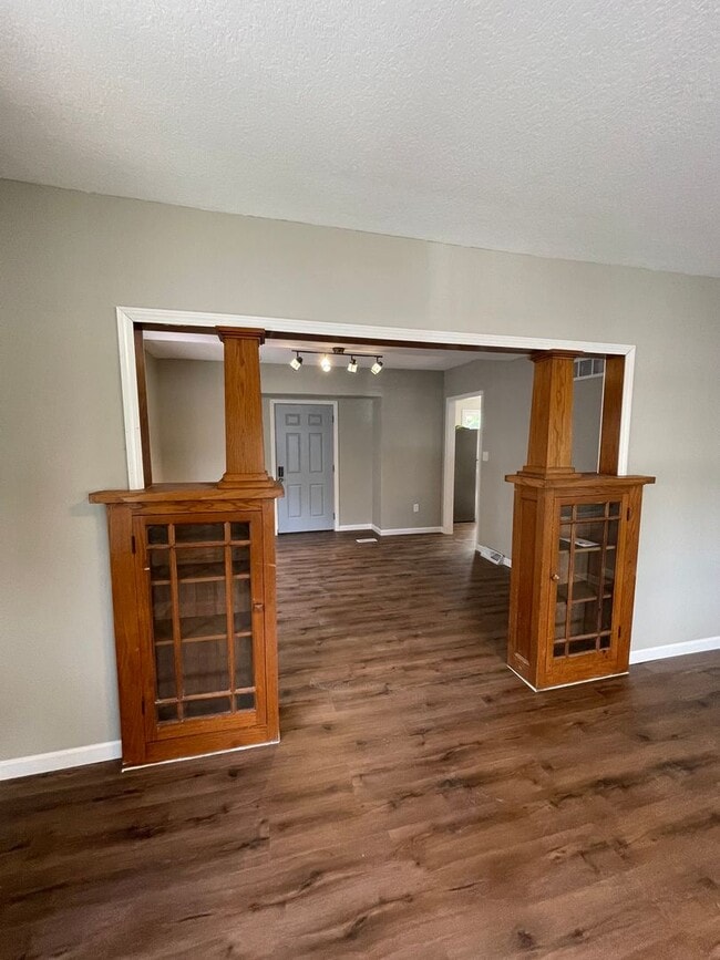Building Photo - Charming 3 bedroom, 2 bathroom home in the heart of Des Moines, IA