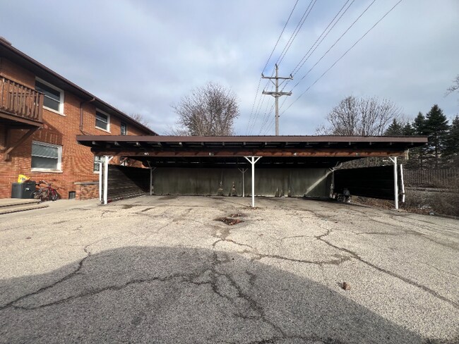 Building Photo - 1359 W 4th St