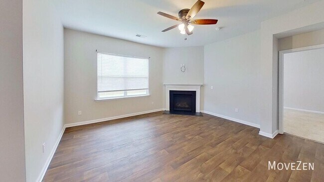 Building Photo - 22 Crestwood Pnes Trl