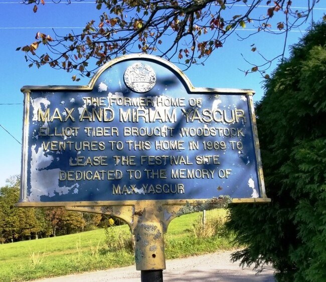 Building Photo - 27 Yasgur Rd