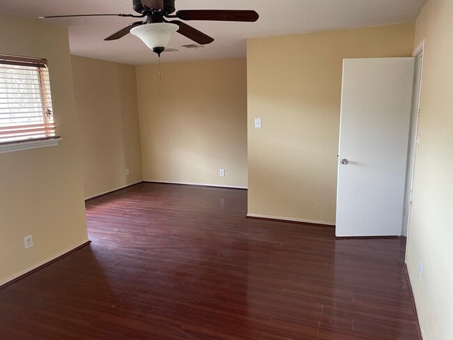 Building Photo - 12510 Manor Ct