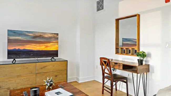 Building Photo - 1815 6th St NW