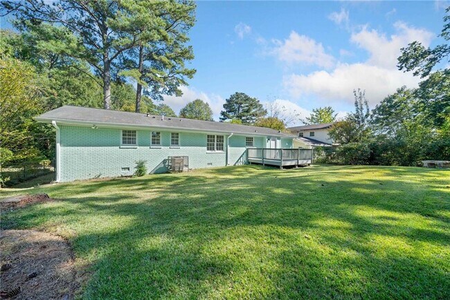 Building Photo - 1467 Thompson Pl
