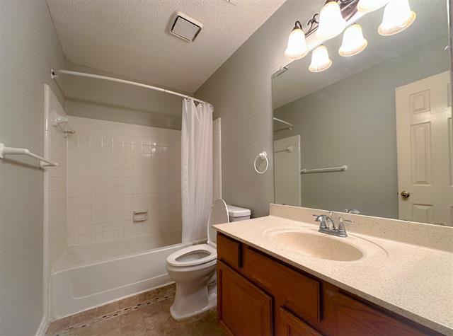 Building Photo - 2124 Liverpool Dr