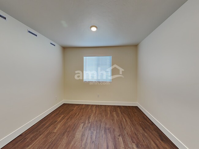 Building Photo - 4043 Bold Stripe Ave