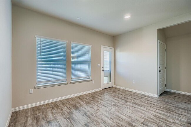 Building Photo - 8800 Sikes Way