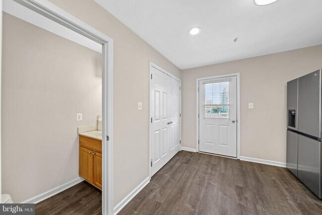 Building Photo - 24 Merion Ave