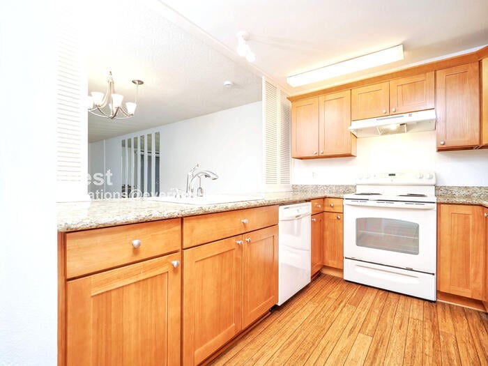 Building Photo - 6260 139th Ave NE