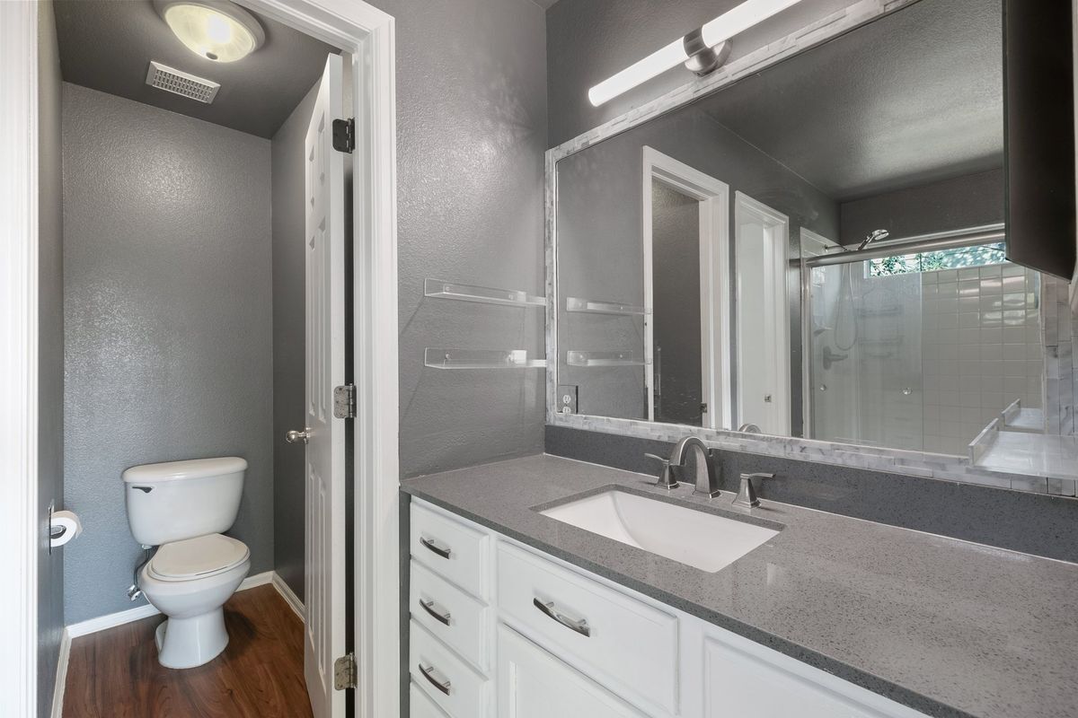 Building Photo - 8330 Dassel Dr