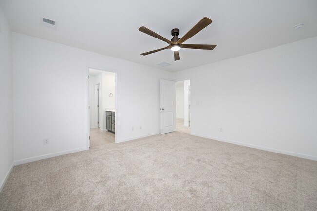 Building Photo - Spacious Old Hickory Townhome with Loft & Walk-In Closets