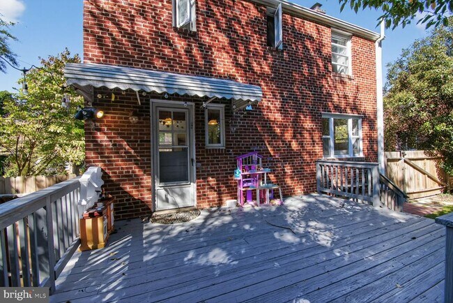 Building Photo - 10021 Tenbrook Dr