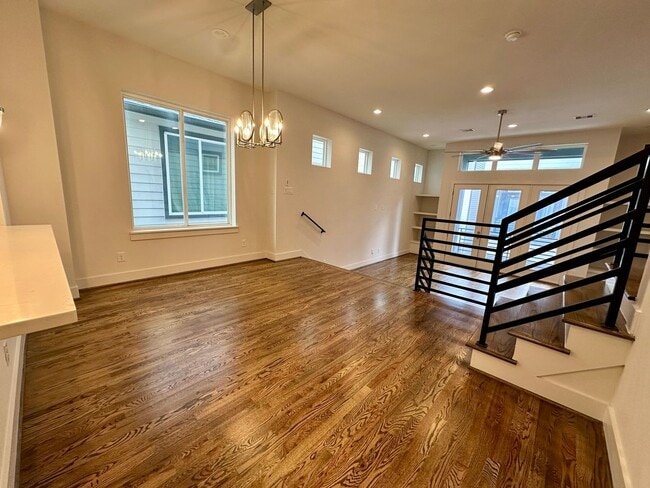 Building Photo - For Lease | 3 Bed, 2 Bath | 2,139 Sq Ft | Greater Heights |