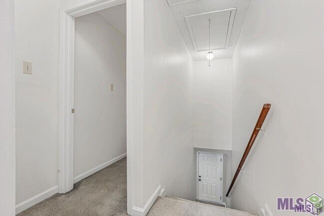 Building Photo - 4625 Parkoaks Dr